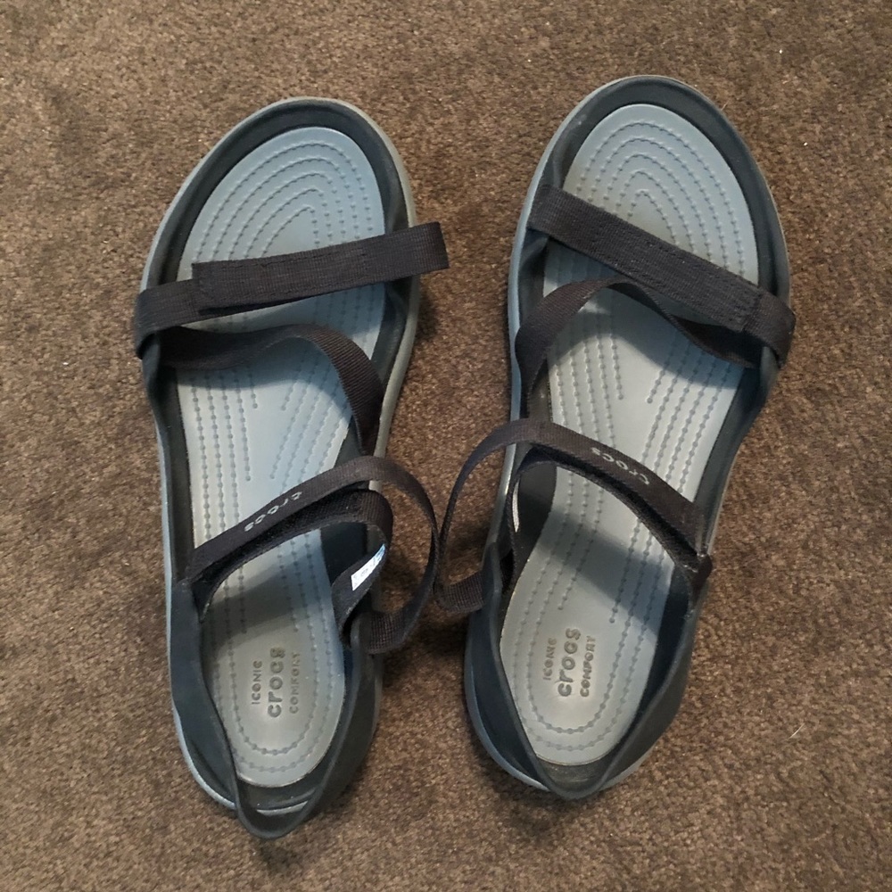 Material strap Crocs sandals